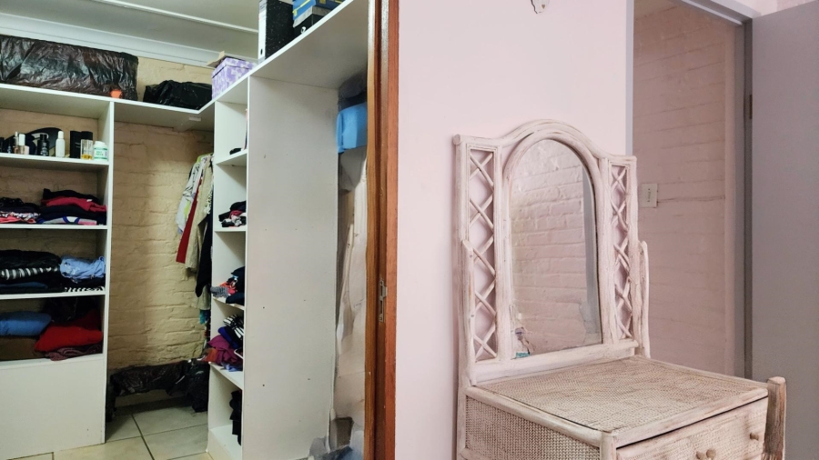 5 Bedroom Property for Sale in Old Place Western Cape
